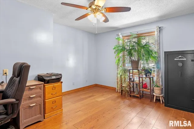 $339,900 | 109 Lippold Street, Farmersville, IL 62533