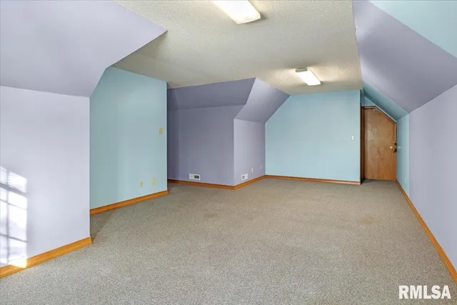 $339,900 | 109 Lippold Street, Farmersville, IL 62533