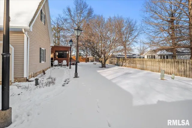 $339,900 | 109 Lippold Street, Farmersville, IL 62533