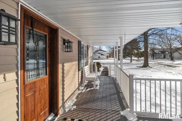 $339,900 | 109 Lippold Street, Farmersville, IL 62533