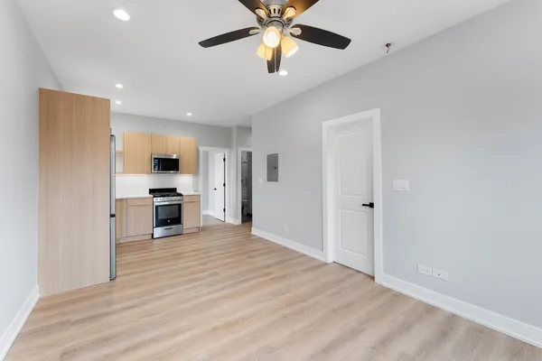 $1,731 | 1546 West Jonquil Terrace, Unit 102, Chicago, IL 60626