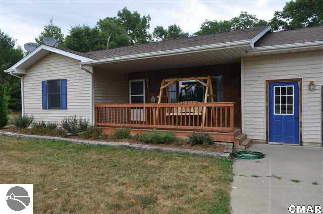 6783 South Coldwater Road Blanchard, MI 49310 - Photo 7 of 21 1773367-6.JPG