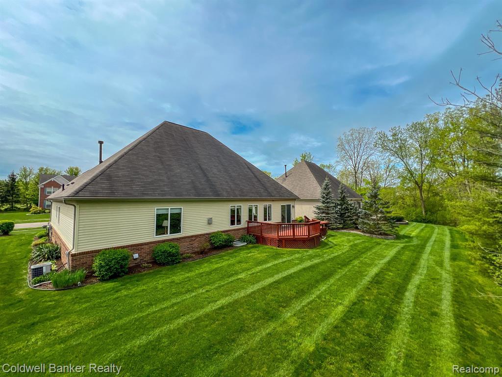 2206 Lagoon Drive Rochester Hills, MI 48309 - Photo 32 of 37