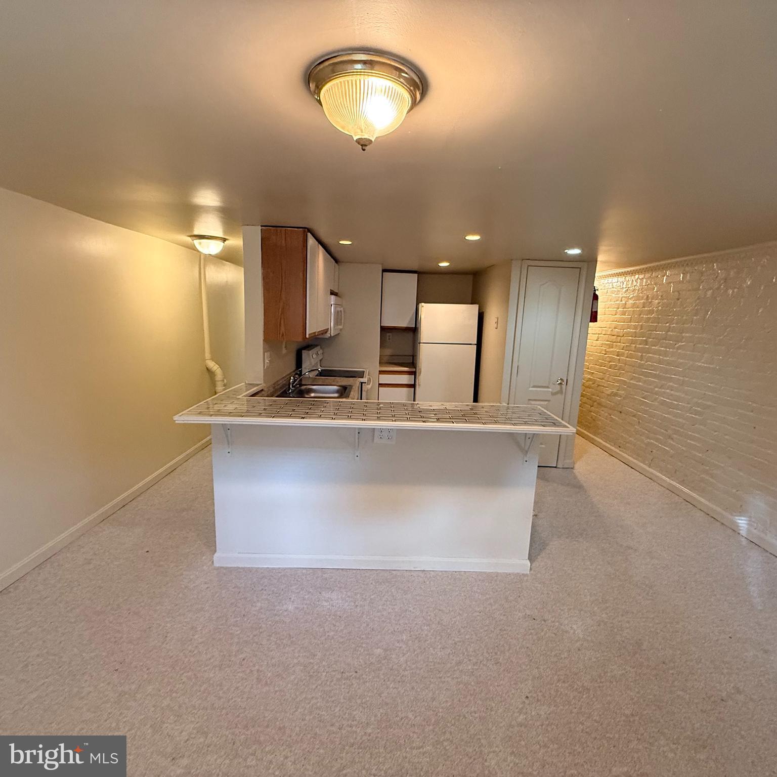 33 Randolph Place Northwest, Unit B Washington, DC 20001 - Photo 2 of 24 Living Room