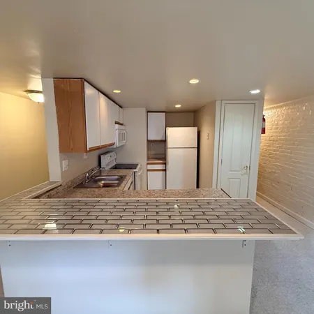 $1,800 | 33 Randolph Place Northwest, Unit B, Washington, DC 20001