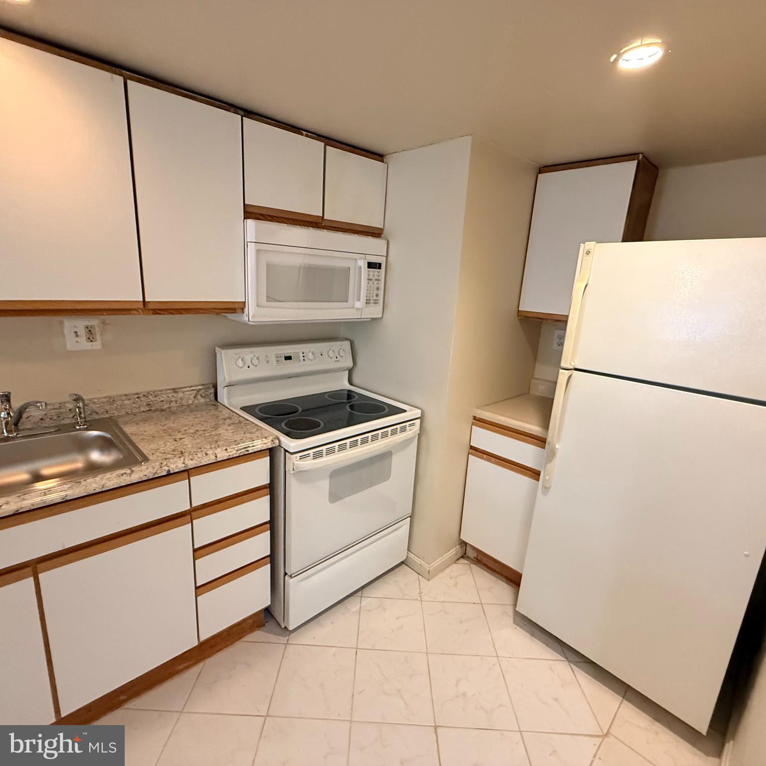 33 Randolph Place Northwest, Unit B Washington, DC 20001 - Photo 8 of 24 Kitchen