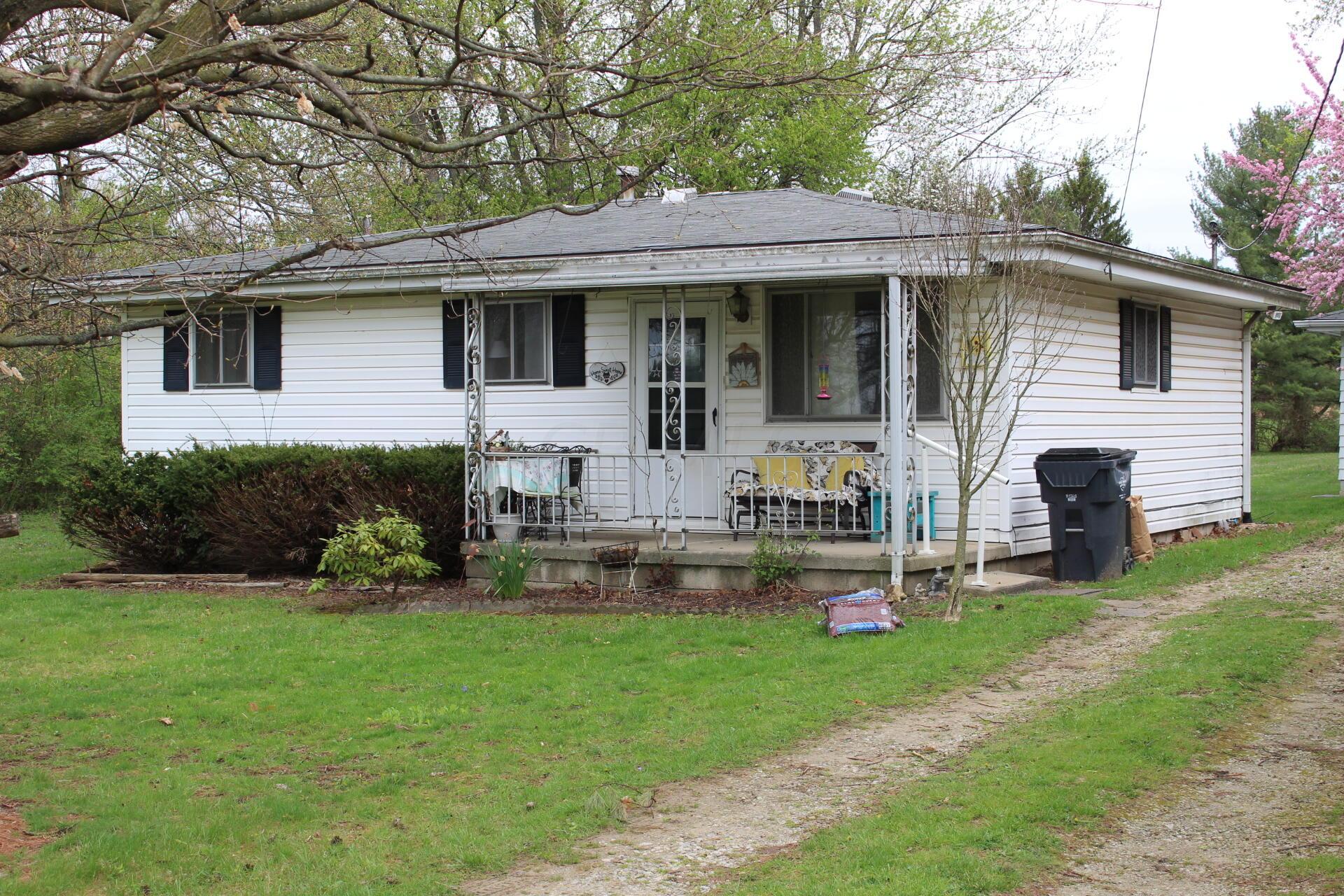 14082 Refugee Road Southwest Pataskala, OH 43062 - Photo 2 of 20 IMG_5057