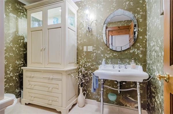 32 Surrey Road Winchester, MA 01890 - Photo 13 of 20 Gallery Image 13
