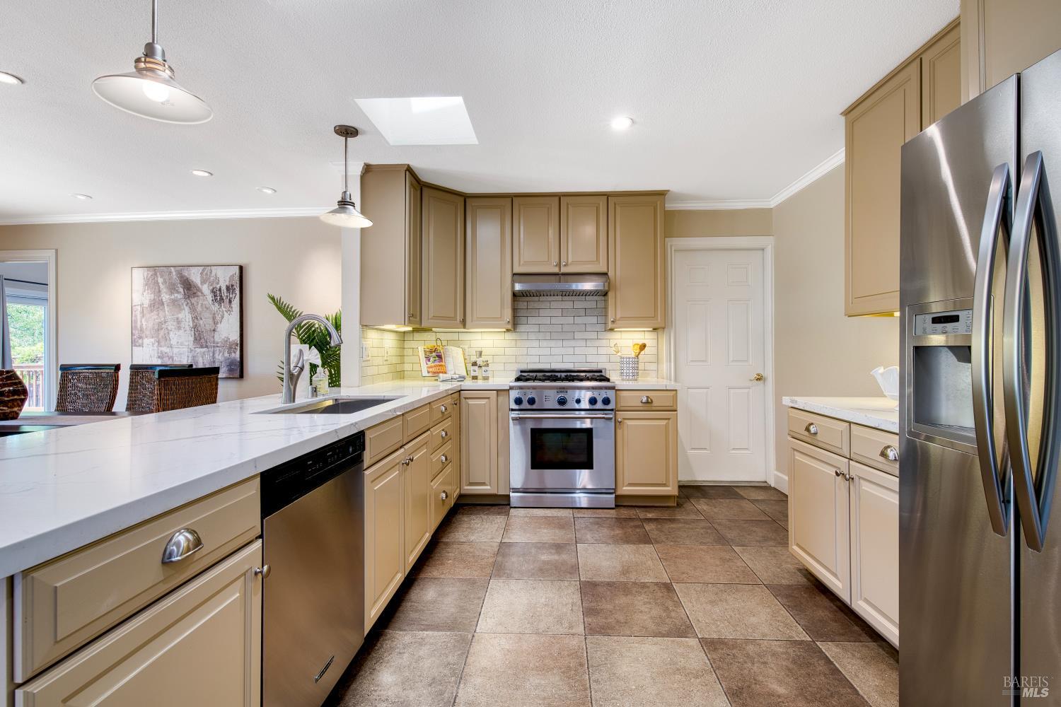 649 Peach Street Novato, CA 94945 - Photo 8 of 29