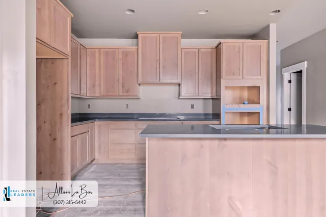 $689,900 | 1651 Pinyon Parkway, Casper, WY 82609