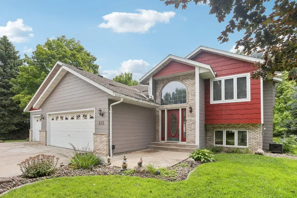 $399,900 | 212 Greenbriar Lane, Buffalo, MN 55313