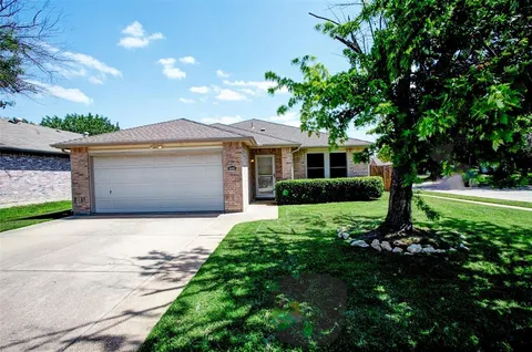 $289,000 | 5617 Wiltshire Drive, Fort Worth, TX 76135