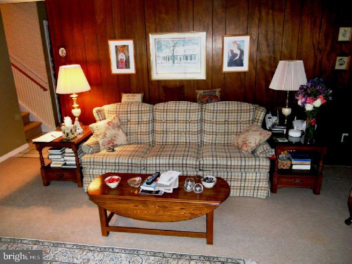 628 West Rolling Road Springfield, PA 19064 - Photo 11 of 17 Family Room
