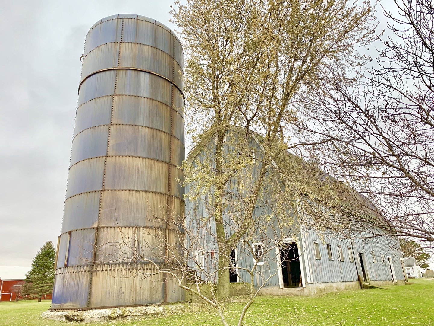 18140 West Breen Road Elwood, IL 60421 - Photo 5 of 53 a clock tower in the middle of a yard