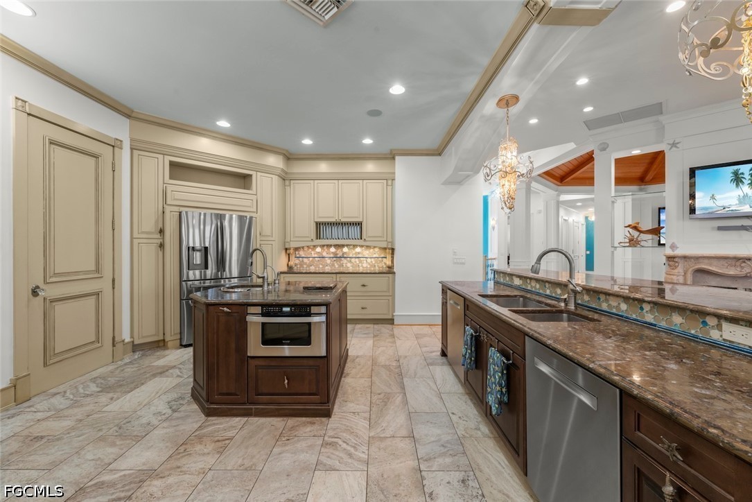 4725 Rue Belle Mer Sanibel, FL 33957 - Photo 9 of 42