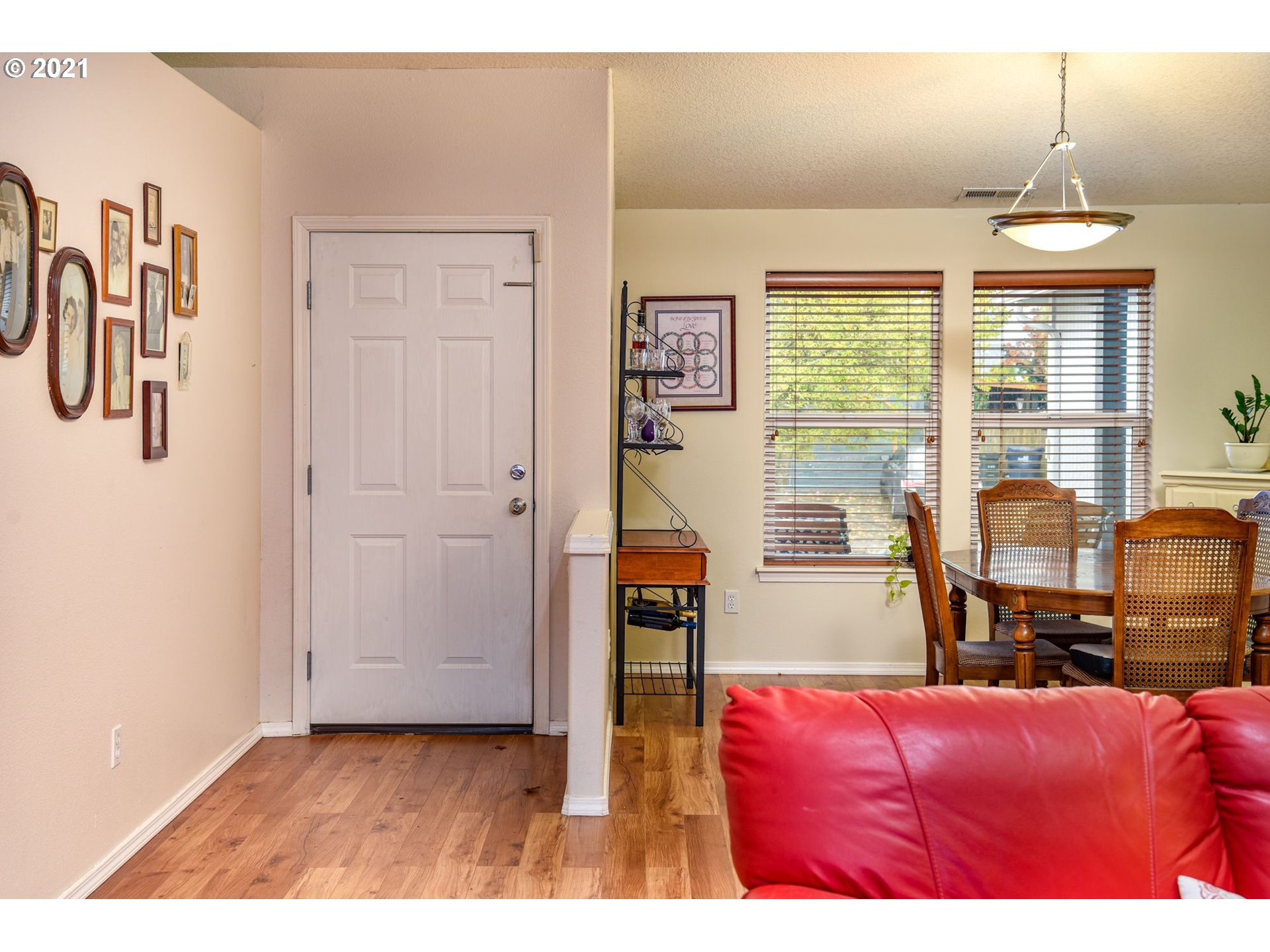 34 Honer Loop Creswell, OR 97426 - Photo 3 of 20 Gallery Image 3