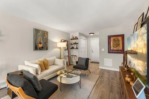 $225,000 | 1400 Dakota Avenue South, Unit 210, St. Louis Park, MN 55416