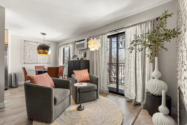 $225,000 | 1400 Dakota Avenue South, Unit 210, St. Louis Park, MN 55416