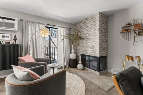 $225,000 | 1400 Dakota Avenue South, Unit 210, St. Louis Park, MN 55416