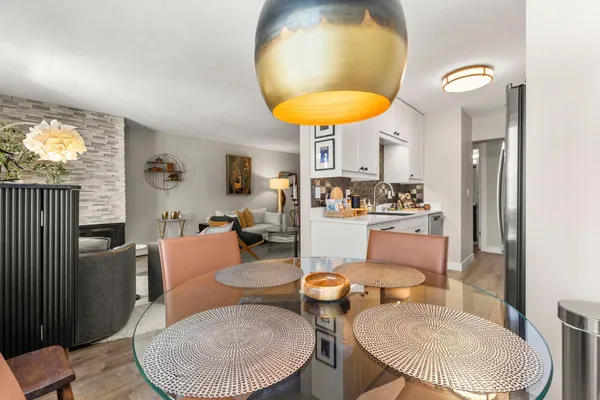 $225,000 | 1400 Dakota Avenue South, Unit 210, St. Louis Park, MN 55416