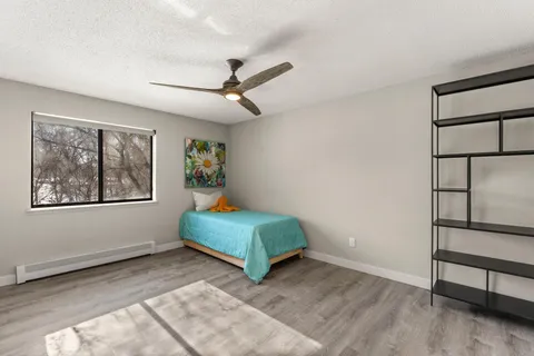 $215,000 | 1400 Dakota Avenue South, Unit 210, St. Louis Park, MN 55416