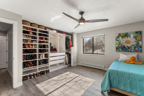 $225,000 | 1400 Dakota Avenue South, Unit 210, St. Louis Park, MN 55416