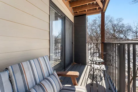 $215,000 | 1400 Dakota Avenue South, Unit 210, St. Louis Park, MN 55416