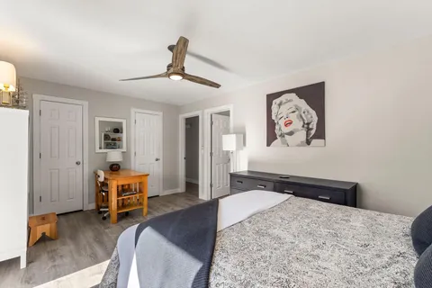 $215,000 | 1400 Dakota Avenue South, Unit 210, St. Louis Park, MN 55416