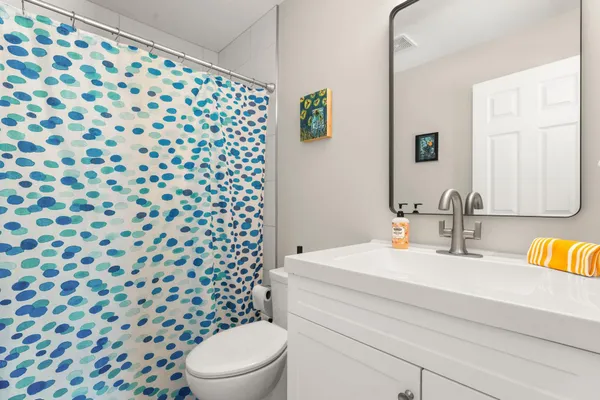 $225,000 | 1400 Dakota Avenue South, Unit 210, St. Louis Park, MN 55416