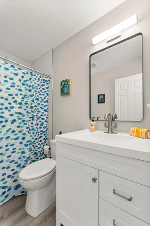 $225,000 | 1400 Dakota Avenue South, Unit 210, St. Louis Park, MN 55416