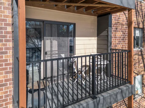 $225,000 | 1400 Dakota Avenue South, Unit 210, St. Louis Park, MN 55416