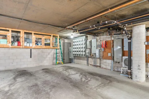 $225,000 | 1400 Dakota Avenue South, Unit 210, St. Louis Park, MN 55416