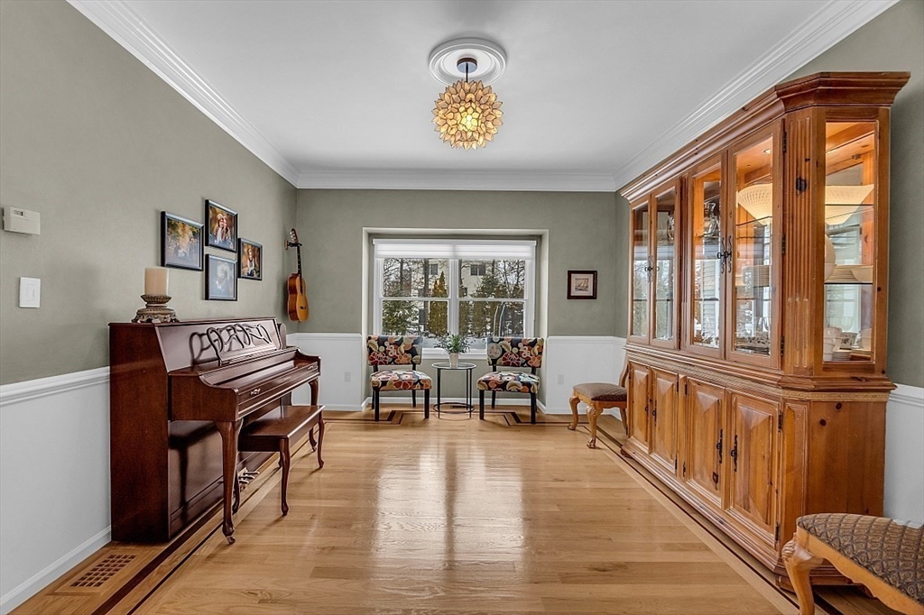 9 Faulkner Road Shrewsbury, MA 01545 - Photo 6 of 42 Gallery Image 6
