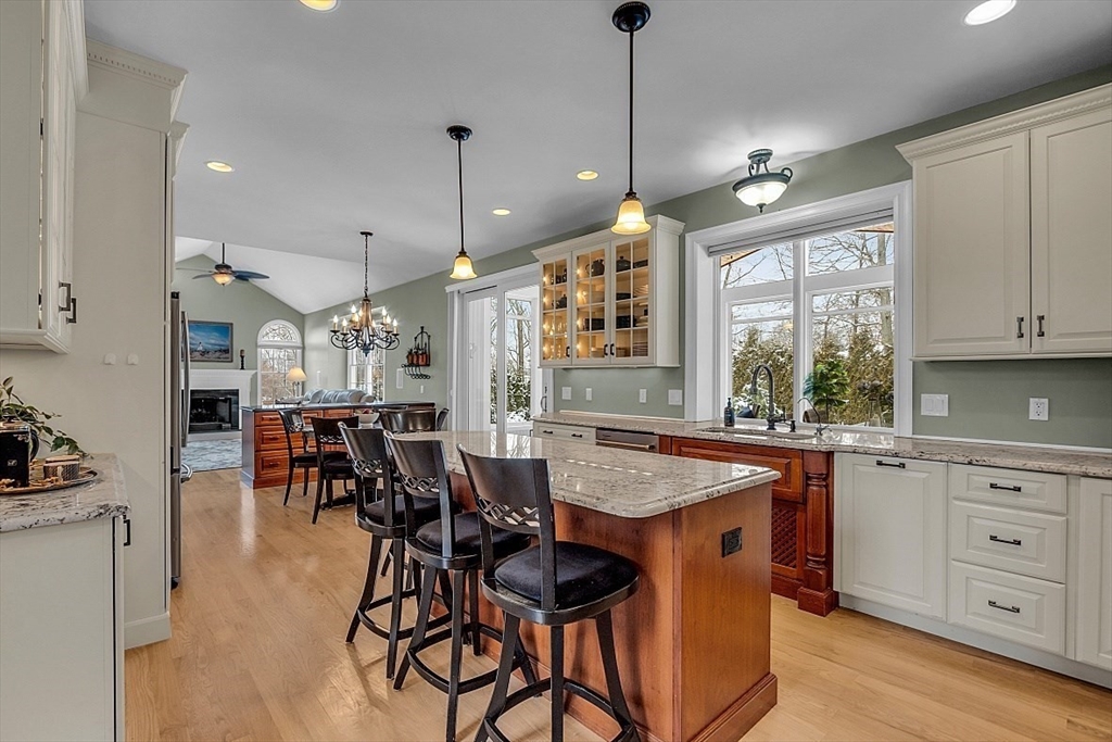 9 Faulkner Road Shrewsbury, MA 01545 - Photo 9 of 42 Gallery Image 9