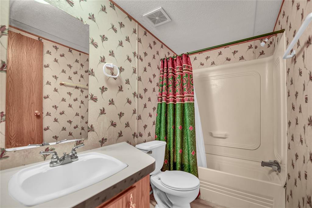1933 Carter Road Springtown, TX 76082 - Photo 19 of 33 Gallery Image 19
