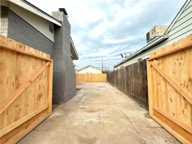 $399,900 | 1145 West 22nd Street, Merced, CA 95340