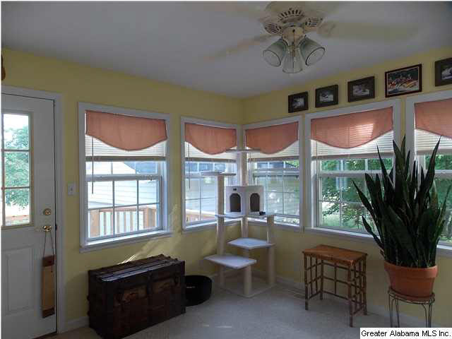702 Chestnut Street Oneonta, AL 35121 - Photo 4 of 31