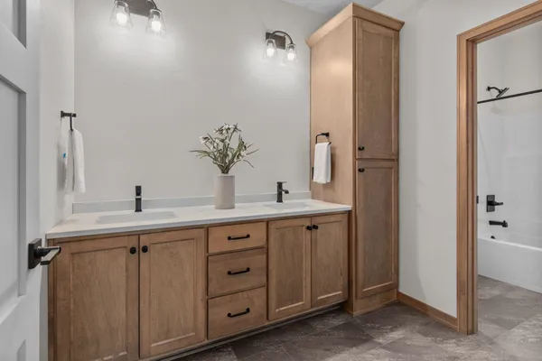 $625,000 | 2514 Beasle Court, De Pere, WI 54115