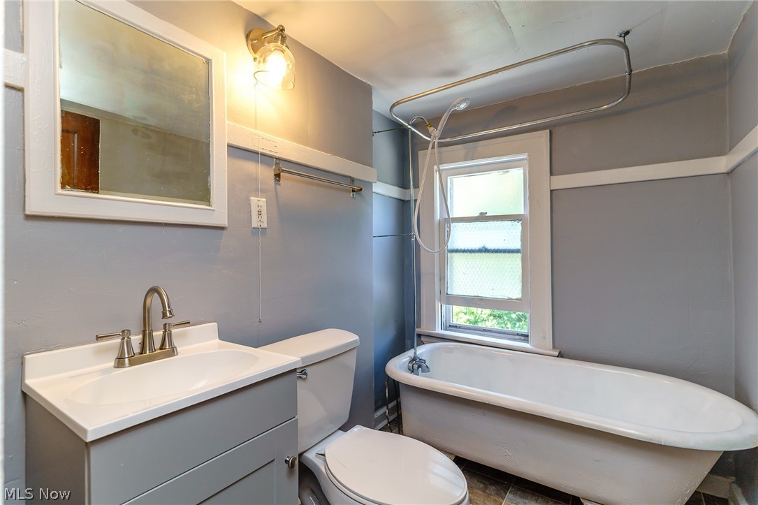 2592-2594 Colchester Road Cleveland, OH 44106 - Photo 25 of 29