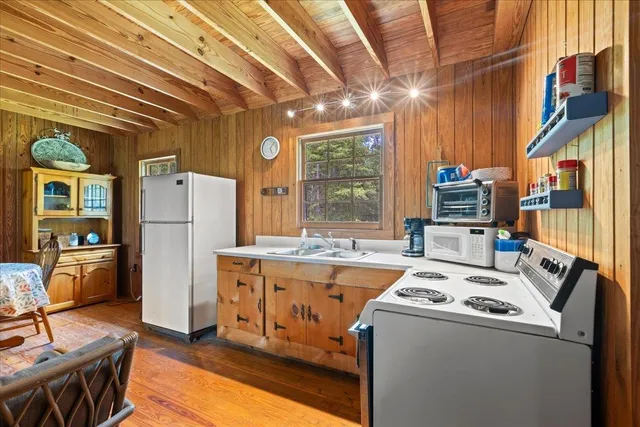 $1,100,000 | 837 Northeast Raspberry Way, Pinetta, FL 32350