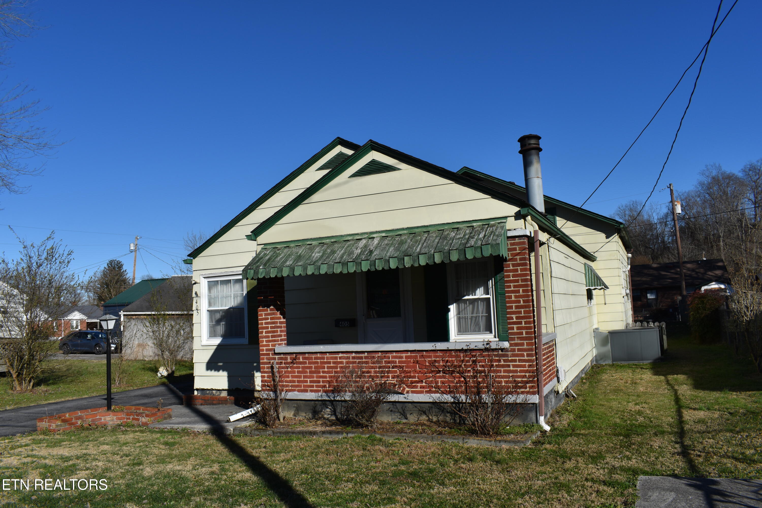 405 South 37th Street Middlesboro, KY 40965 - Photo 1 of 17 DSC_0001