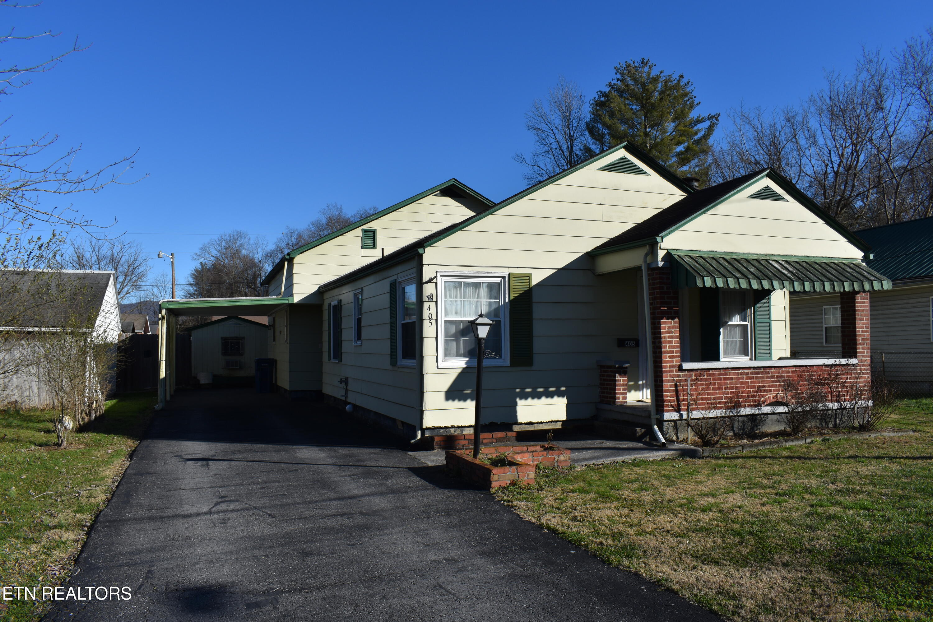 405 South 37th Street Middlesboro, KY 40965 - Photo 5 of 17 DSC_0005