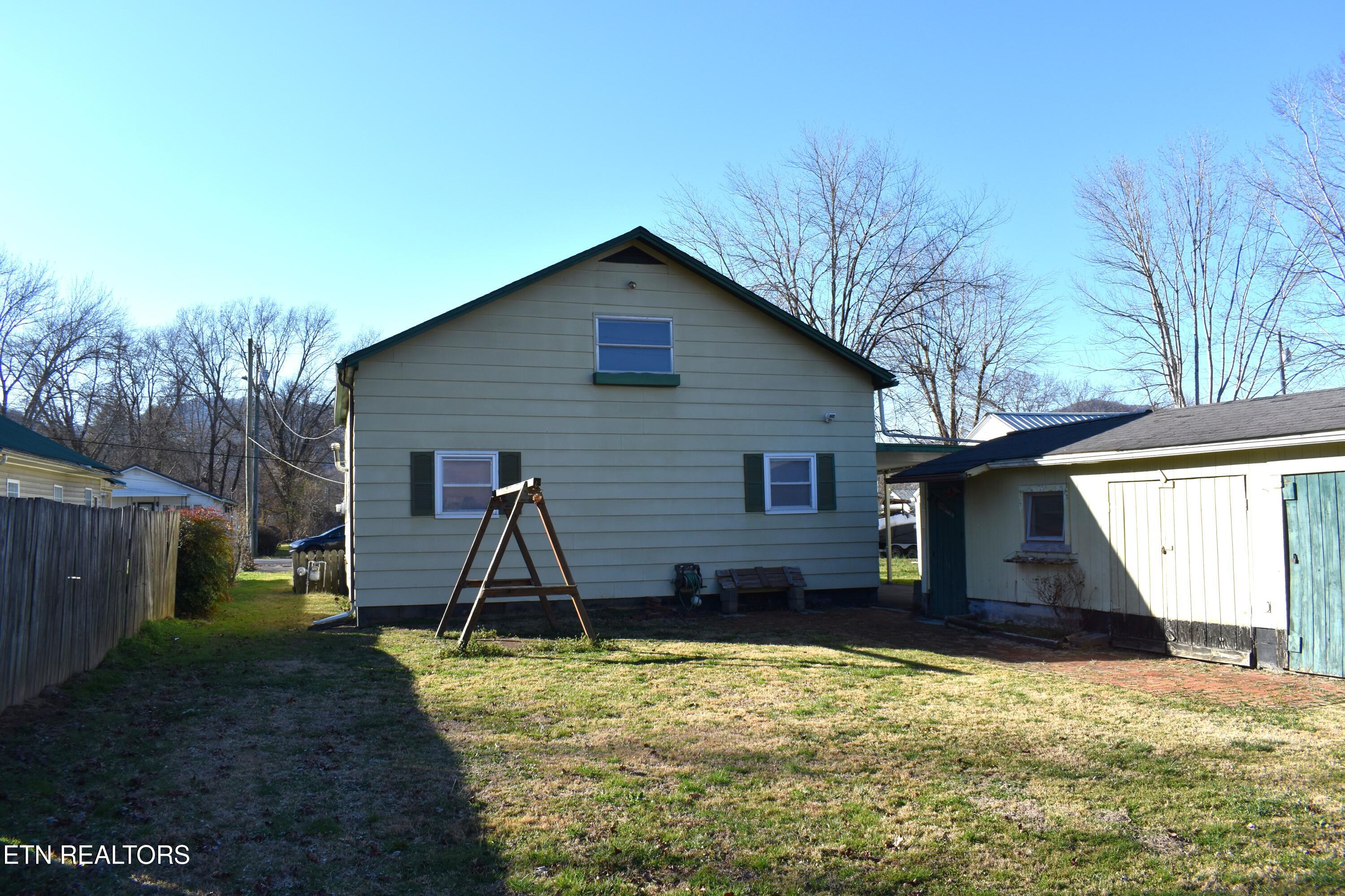 405 South 37th Street Middlesboro, KY 40965 - Photo 7 of 17 DSC_0007