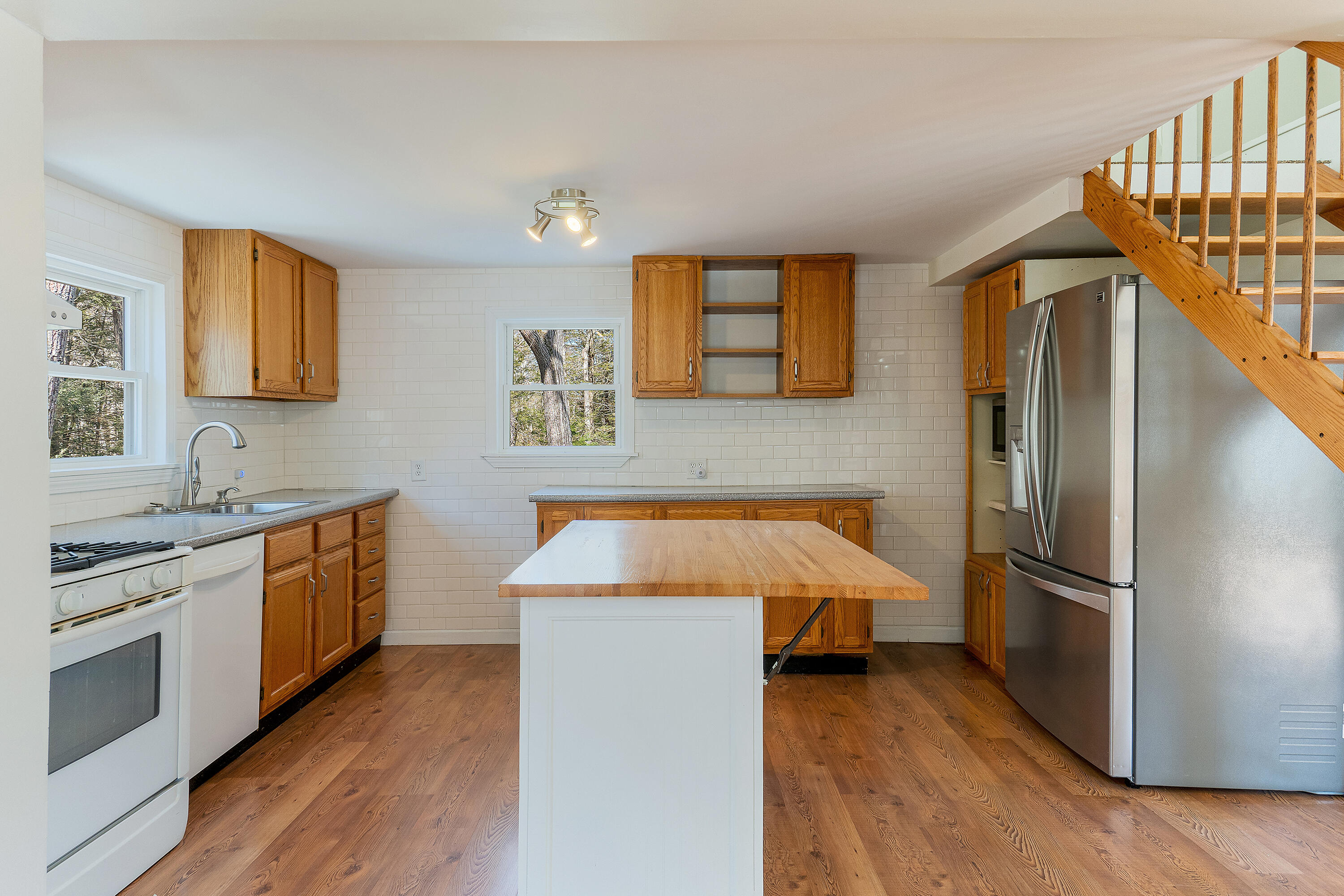154 Middlesex Road Topsham, ME 04086 - Photo 16 of 36 Kitchen
