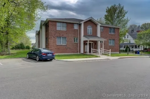 $1,600 | 54 Oak Street, Unit 26, Middletown, CT 06457