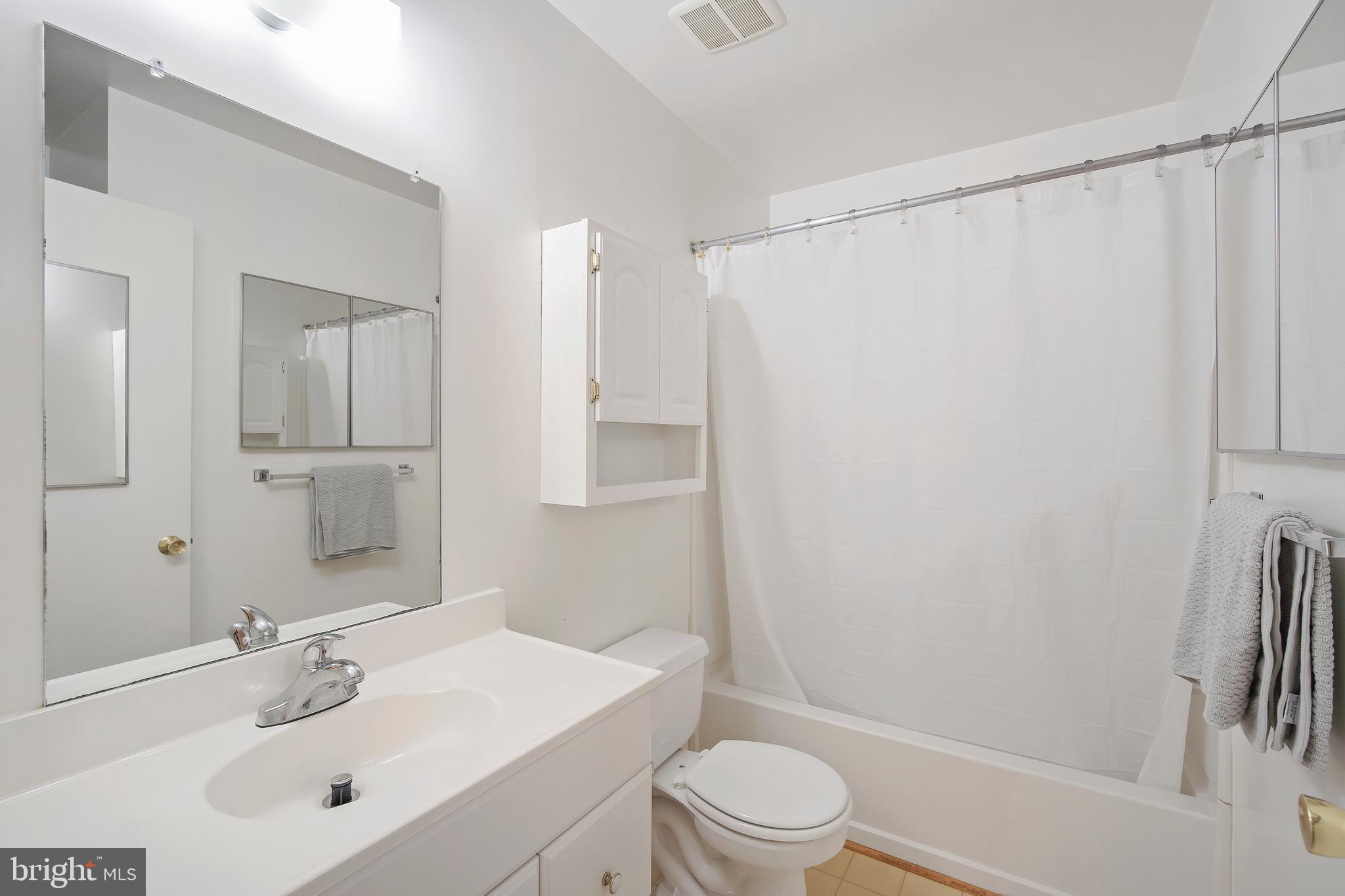 8043 Harbor Tree Way Gaithersburg, MD 20886 - Photo 20 of 23 Gallery Image 20