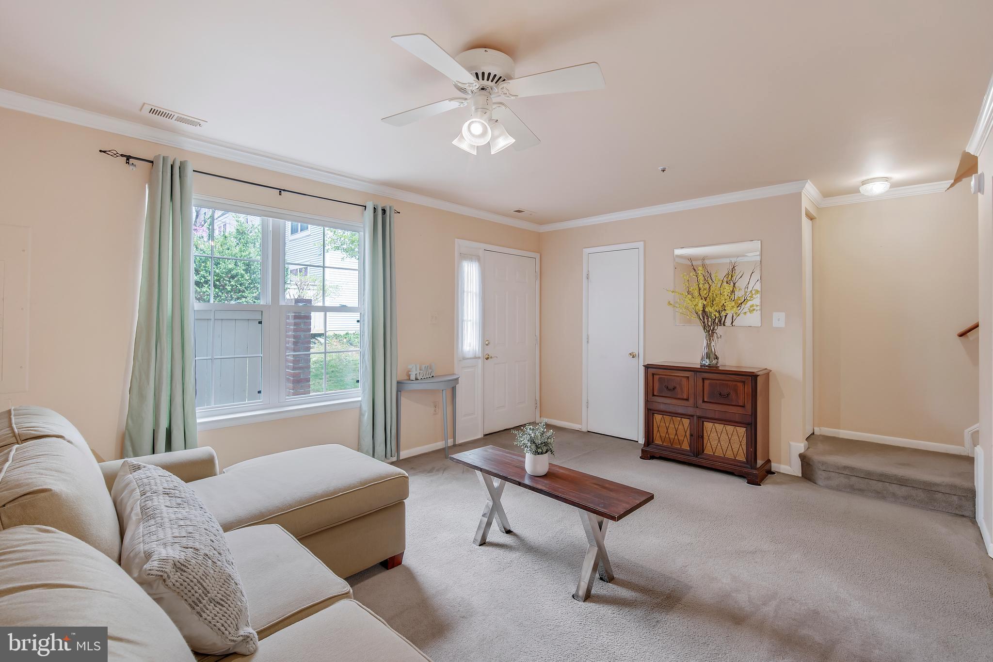 8043 Harbor Tree Way Gaithersburg, MD 20886 - Photo 5 of 23 Gallery Image 5