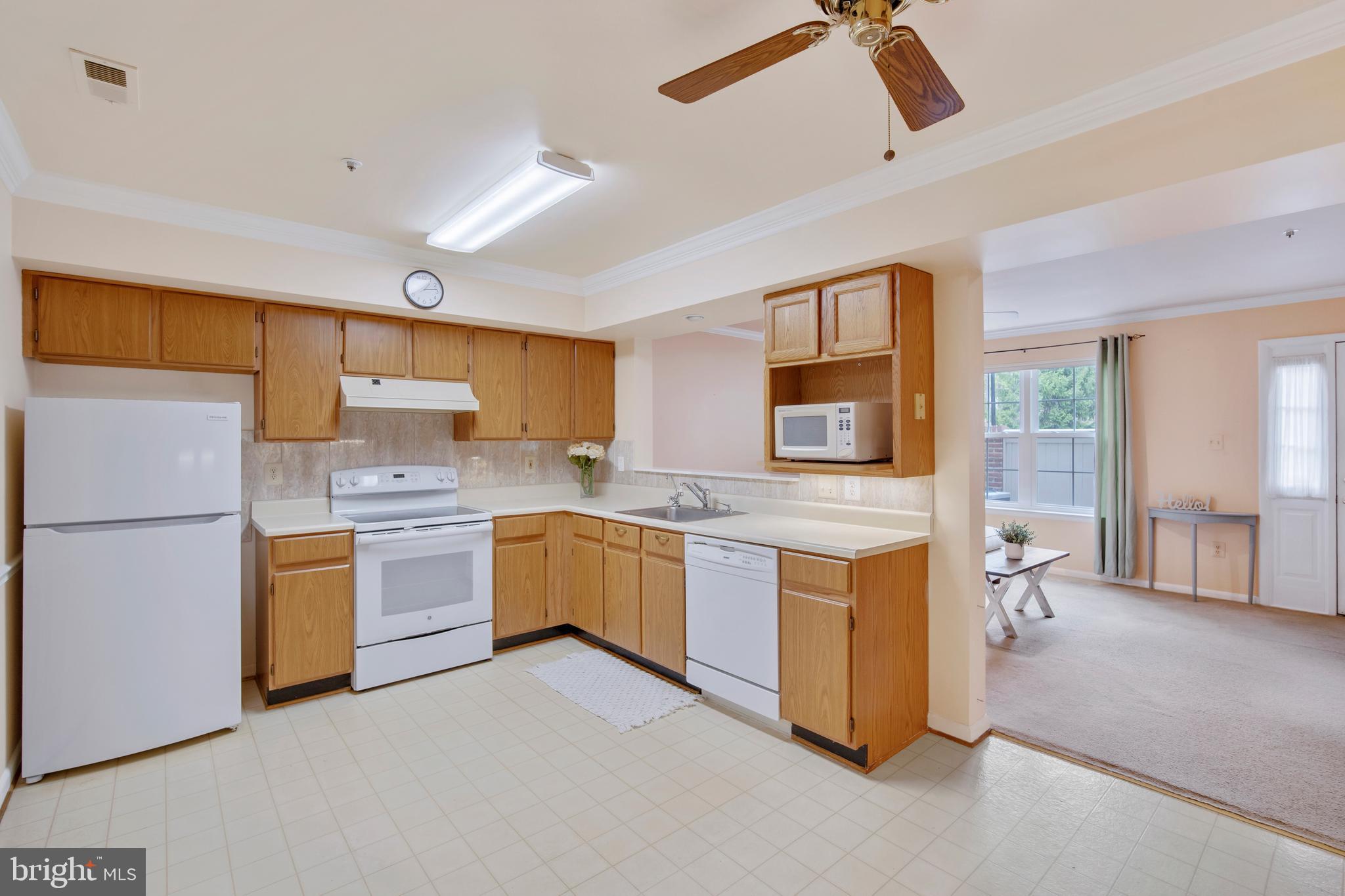 8043 Harbor Tree Way Gaithersburg, MD 20886 - Photo 8 of 23 Gallery Image 8
