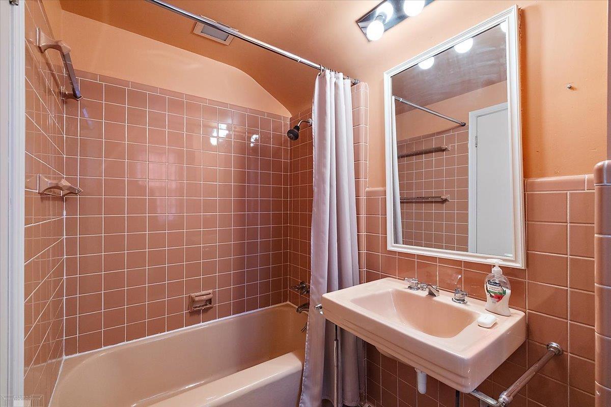 1485 Torrey Road Grosse Pointe Woods, MI 48236 - Photo 39 of 60