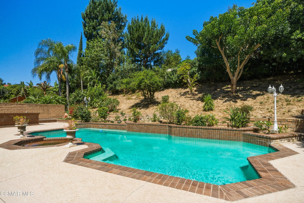 18935 Granada Circle Porter Ranch, CA 91326 - Photo 39 of 46